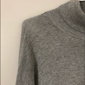 Gray long sleeve turtle neck